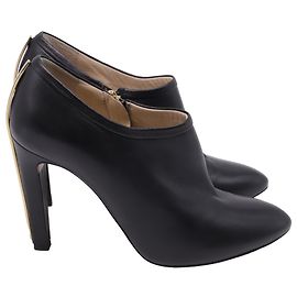 Botas de tornozelo com detalhe Chloé em couro preto Preto