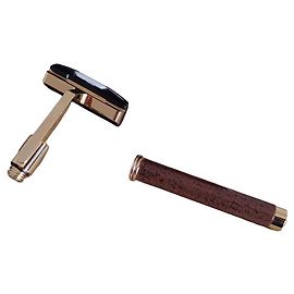 Barbeador Gucci em Ouro e Bétula com Esmalte Dourado