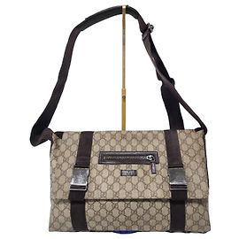Sac messager à rabat à double boucle GG Plus Monogram GUCCI Beige/Marron Marron Beige
