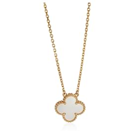 Vintage Alhambra Anhänger aus Gelbgold und Perlmutt von Van Cleef & Arpels Andere