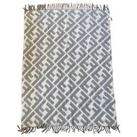 Manta Fendi Motivo FF em Alpaca e Lã Branco e Cinza Multicor