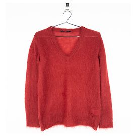 Prada Flauschiger V-Ausschnitt-Pullover von Gucci von Frida Giannini AW14 Rot