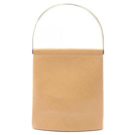 Bolsa Cartier Trinity em couro bege Bege