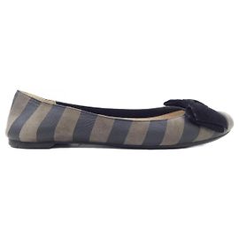 Chaussures plates Prada Marron Noir