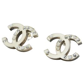 Brincos de pérolas falsas com strass Chanel Coco Mark Outro