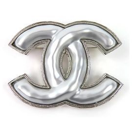 Spilla Chanel B25C Coco Mark CC Logo in Argento Argento