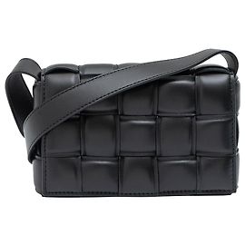 Bottega Veneta Pequena bolsa de cassete acolchoada Preto