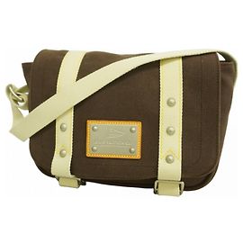 Bolsa de Ombro Busas PM LV Cup Antigua da Louis Vuitton Marrom