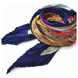 Bufanda Carre Plisada Hermès Roja Multicolor Azul marino