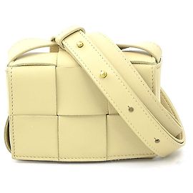 Bolsa de ombro em couro bege Bottega Veneta Bege