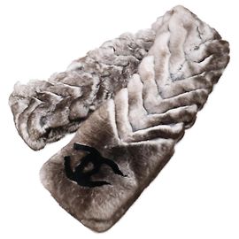Écharpe en fourrure véritable Orylag x Cachemire de Chanel Noir Blanc