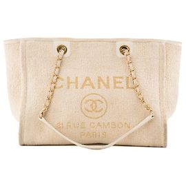 CHANEL - Bolsa Tote Deauville em Lona e Couro Liso Bege Bege