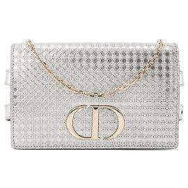 DIOR - Pochette Montaigne in Pelle Micro Cannage Argento Metallico