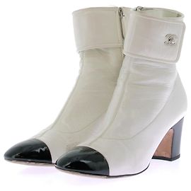 Chanel Boots en cuir vernis blanc White