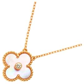 Van Cleef & Arpels Alhambra Halskette aus rosa Muschel-Diamant, PG, Limitierte Weihnachtsausgabe Pink
