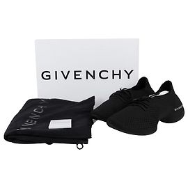 Givenchy Baskets en maille Taille Noir