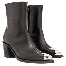 Alexander Mcqueen Metal Pointed Ankle Boots Whswd Black