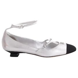 Miu Miu Ballerinas aus Leder Silber Silber