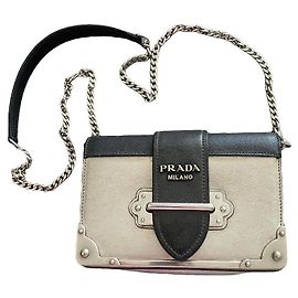 Borsa a Spalla Prada Cahier in Pelle Argento e Nera Argento