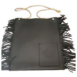 Maje Bolsa tote preta com franjas e corrente dourada Preto