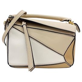 Bolsa de ombro Loewe Puzzle Mini em couro de bezerro Bege