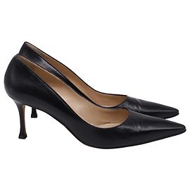 Pompes Pointues Tuccio en Cuir Noir de Manolo Blahnik Noir