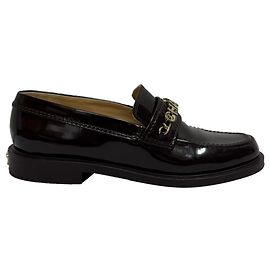Mocassins com logotipo brilhante Chanel em couro de bezerro marrom Marrom Vermelho