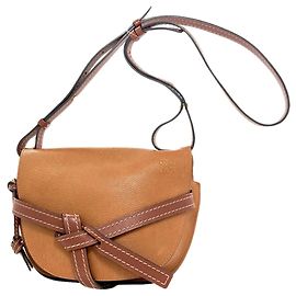 Bolsa Loewe Gate - Bolsa de ombro em couro de bezerro Marrom