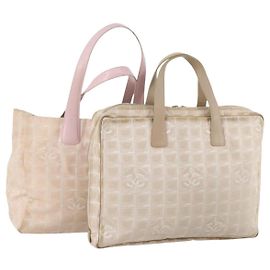 CHANEL Nova Bolsa Tote de Viagem em Nylon 2 Conjunto Rosa Bege CC Auth ti3896 Rosa Bege