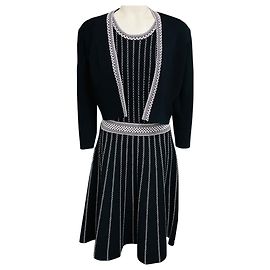 Paule Ka Schwarz / Weiß Viskose Strickjacke und Kleid Set Schwarz