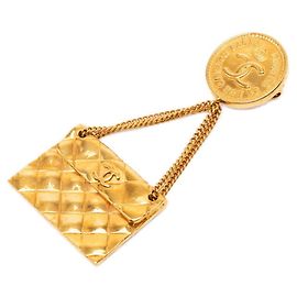 Spilla Vintage Coco Mark di Chanel D'oro
