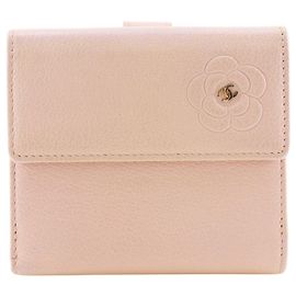 Chanel Camelia Bi-fold Wallet in Pink Leather Pink