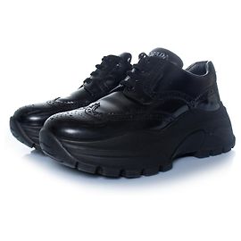 Prada, chunky Brogue-Sneaker in Schwarz Schwarz