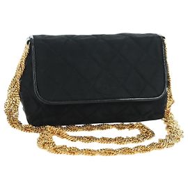 CHANEL Borsa a Spalla Matelassé Catena Satin Nero Oro CC Auth 168914V Nero D'oro