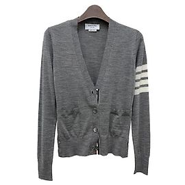 Thom Browne Asymmetrischer Arm Band Merinowoll-Cardigan in Hellgrau Braun
