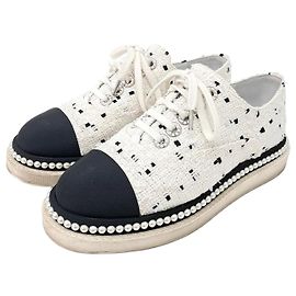 Tweed-Sneaker von Chanel Weiß
