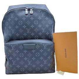 Louis Vuitton Mochila Discovery PM Monogram Eclipse Preto