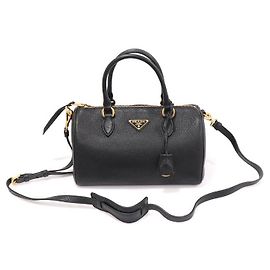 Prada Triangle en Pheasant Vitello Noir Noir