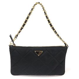 Prada Borsa a Spalla Re-Edition in Nylon Trapuntato Nero Nero