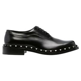 Valentino Derby em couro de bezerro Rockstud Preto