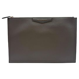 Givenchy Clutch Envelope Antigona em Couro de Cabra Cinza Grande Marrom