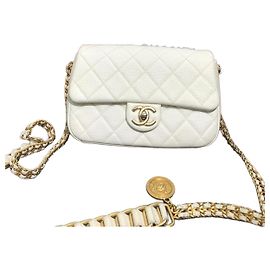 Sac Chanel Chip Rond en Cuir de Bois de Litchi Blanc Blanc