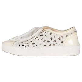 Baskets basses perforées blanches avec logo Chanel Taille 35,5 d'occasion Autre