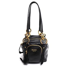 Bolsa de mão de couro preto Prada com pingente Preto