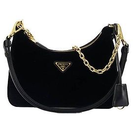 Prada Mini Bolsa de Veludo Reeditada Preto