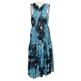 Maxikleid aus hellblauer, metallisch schimmernder Seide mit Twist-Front Ulla Johnson Blau