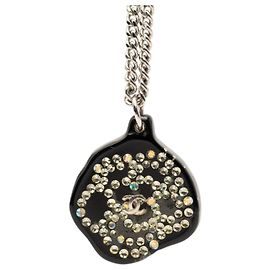 Chanel Silberne Messing Camellia Strass Anhänger Halskette Silber