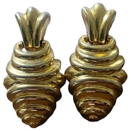 Autre Marque Pendientes Trifari forma de abeja Dorado