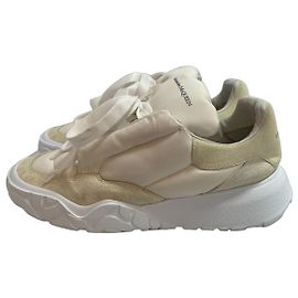 Alexander McQueen Baskets Puffy en suède - Beige Beige