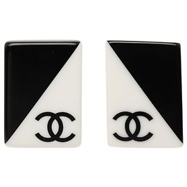 Pendientes rectangulares bicolores de acrílico negro CC de Chanel Negro